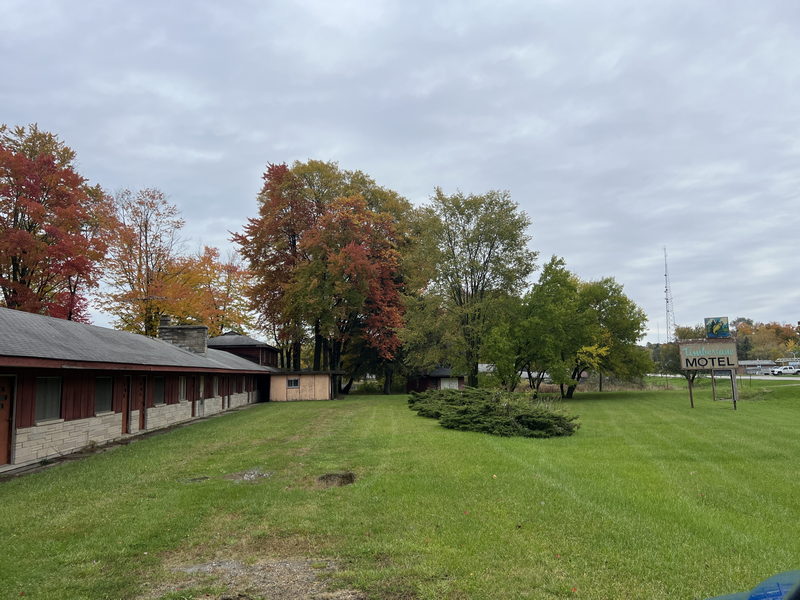 Timberlane Motel - Oct 22 2023 Photo (newer photo)